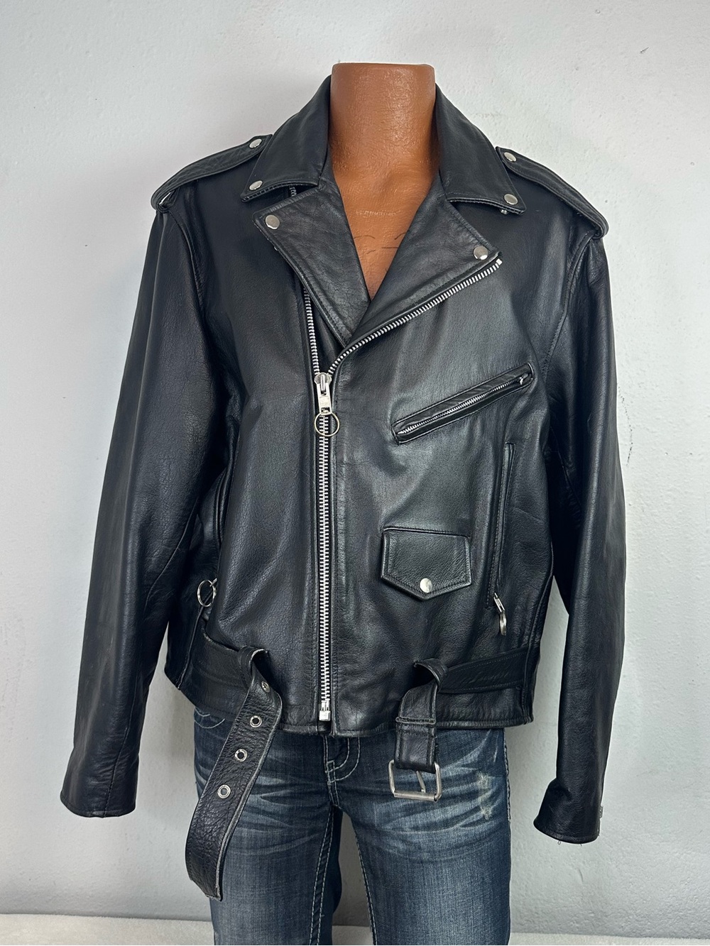 Xelement Advanced Motorcycle Men’s Size 48 Leather Jacket